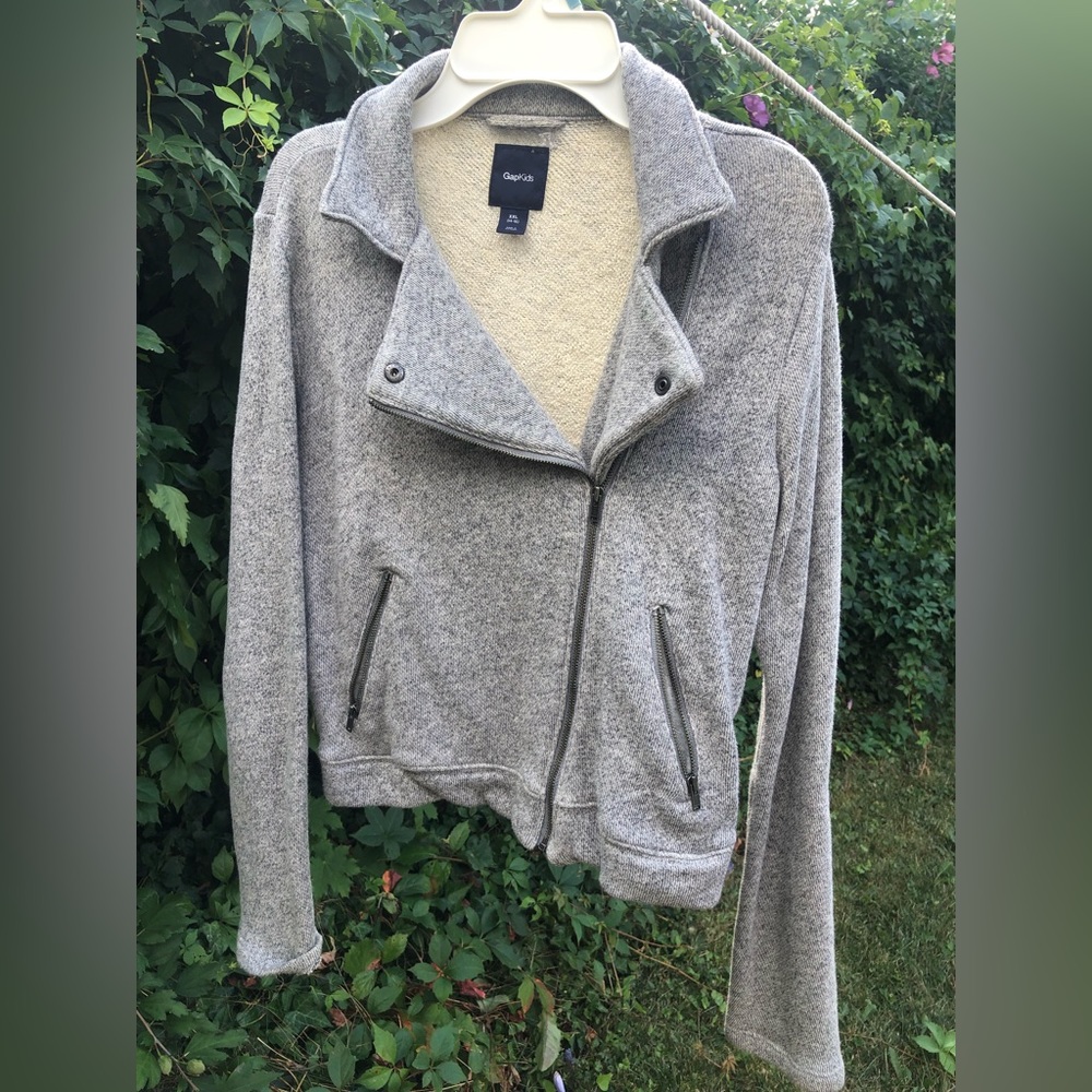 Grey sweater-material cozy blazer